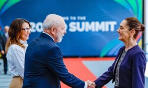 Lula propõe aprofundar relações econômicas e comerciais com o México