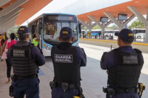 Prefeitura de Manaus anuncia queda de 1.000% em assaltos a ônibus, mas passageiros questionam