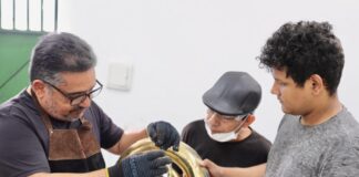 UEA capacita turma do primeiro curso de lutheria em instrumentos de metais, em Manaus