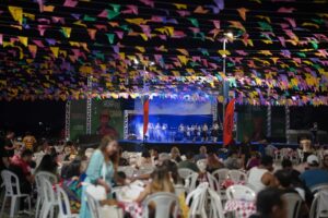 Último fim de semana do Arraial Arretado tem shows de Arlindo Neto e Xiado da Xinela