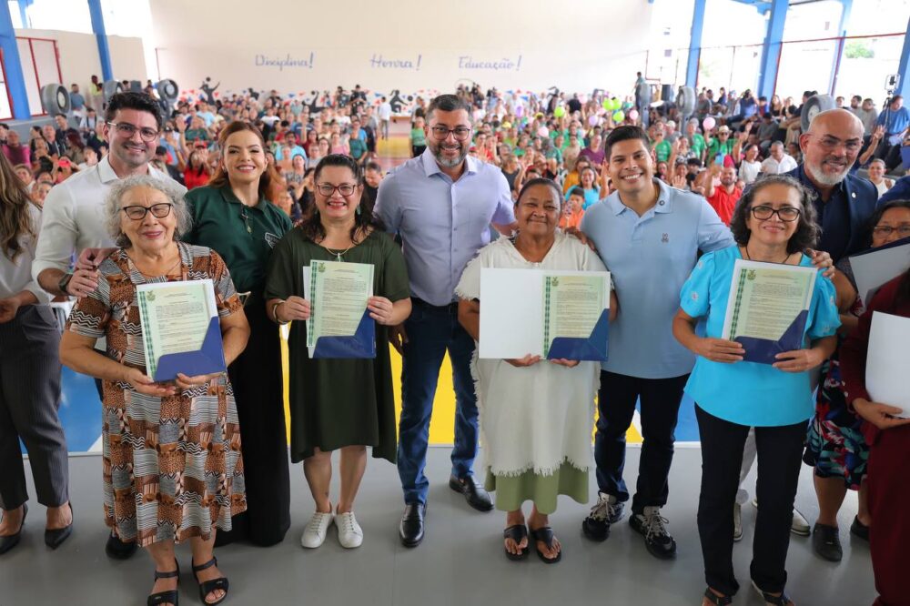 Governador Wilson Lima entrega títulos definitivos e programa já beneficia mais de mil famílias com regularização fundiária Foto Diego Peres Secom ()