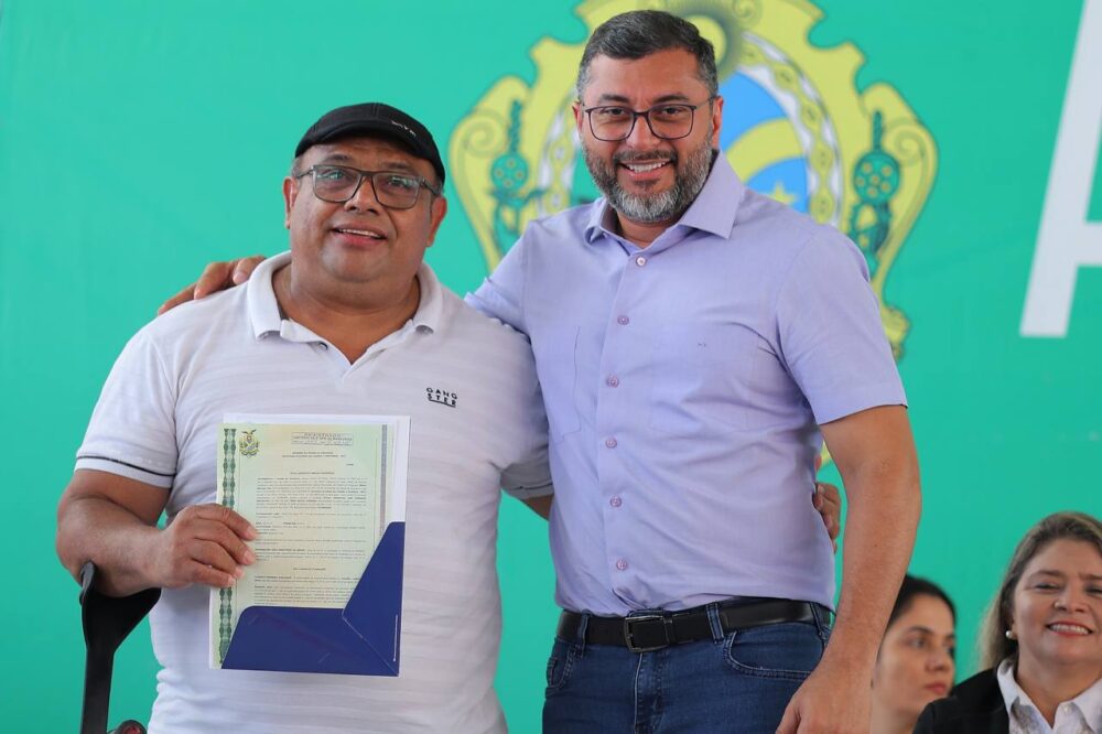 Governador Wilson Lima entrega títulos definitivos e programa já beneficia mais de mil famílias com regularização fundiária Foto Diego Peres Secom ()