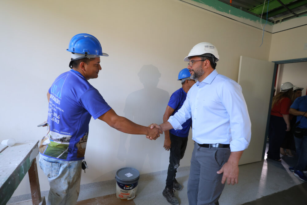 Governador Wilson Lima vistoria reforma do Hospital Francisca Mendes que terá ampliação de leitos e novos serviços Foto Diego Peres Secom Governador Wilson Lima vistoria reforma do Hospital Francisca Mendes que terá ampliação de leitos e novos serviços Foto Diego Peres Secom