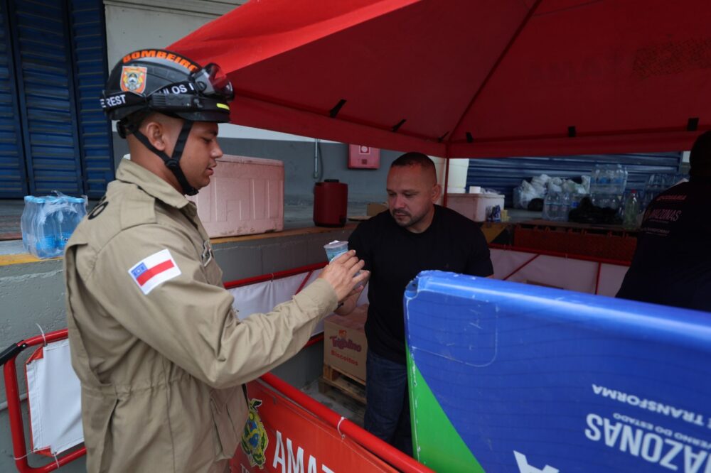 Governo do Amazonas monta força tarefa para combater incêndio de grandes proporções em Manaus Foto Mauro Neto Secom Governo do Amazonas monta força tarefa para combater incêndio de grandes proporções em Manaus Foto Mauro Neto Secom