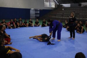 Mulheres podem se inscrever em atividades esportivas após curso de defesa pessoal; saiba como fazer