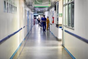 HPS Platão Araújo completa 40 dias sem pacientes em macas nos corredores