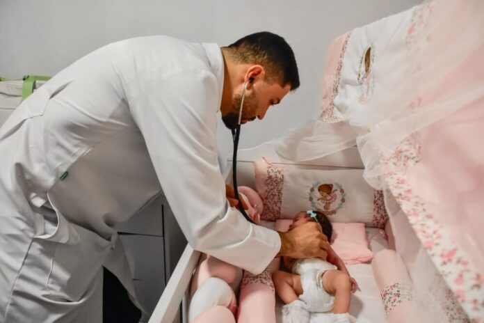 SES AM Gêmeas siamesas Acompanhamento do Programa Melhor em Casa Foto Evandro Seixas SES AM