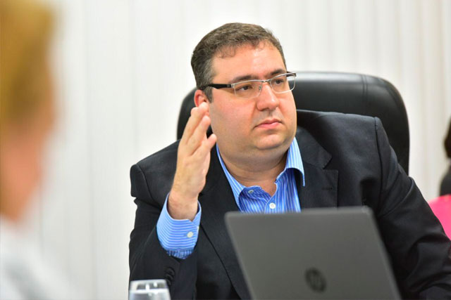 Secretario Alex Del Giglio