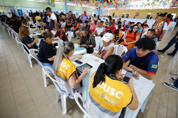 Sejusc Mutirao de agendamento Fotos Arthur Cipó () Sejusc Mutirao de agendamento Fotos Arthur Cipó ()