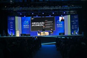 Ferramenta de IA do TCE-AM é destaque nacional em painel sobre inovação e comunicação pública