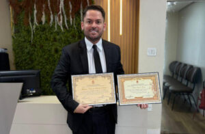 Câmara Municipal de Manaus homenageia advogado Matheus Dantas no Mês da Advocacia