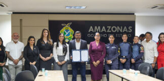 Arma de choque mulheres Foto Mauro Neto Secom