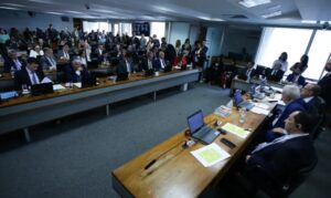 Comissão do Senado aprova isenção do IR para quem ganha até R$ 5 mil