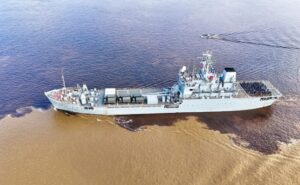 Navio da Esquadra da Marinha do Brasil abre para visitação pública em Manaus neste fim de semana