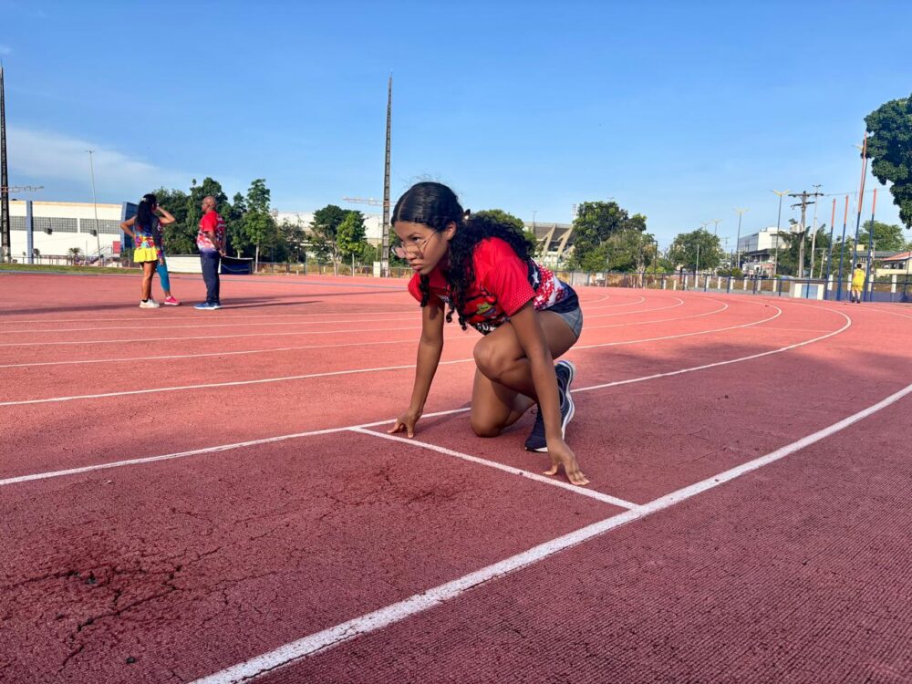 SEDEL Ana Isinbayeva Andrade treina na Vila Olímpica de Manaus FOTO Divugação Sedel SEDEL Ana Isinbayeva Andrade treina na Vila Olímpica de Manaus FOTO Divugação Sedel