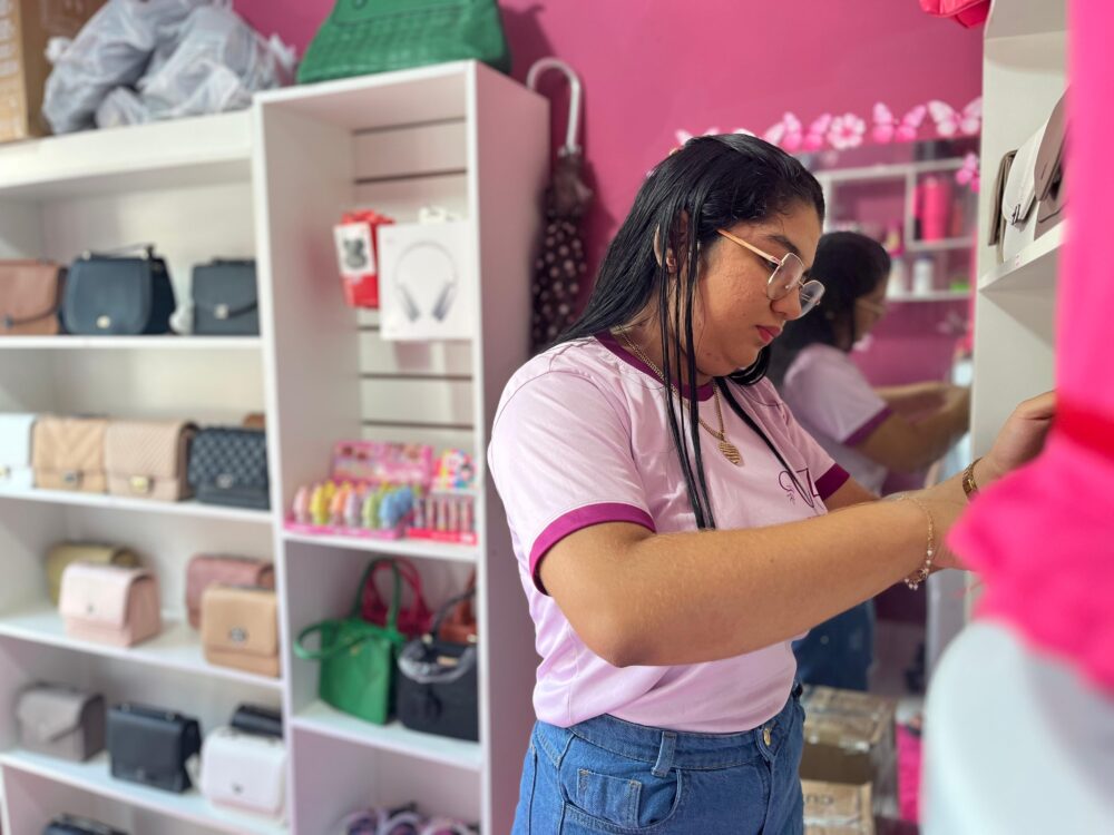 Seas credito rosa personagem jennifer dias foto