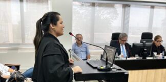 Trajetória de egressa da UEA: advogada com deficiência visual defende sustentação oral e conquista reforma de sentença