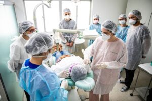 UEA oferece reabilitação facial gratuita com próteses bucomaxilofaciais desde 2014 em Manaus