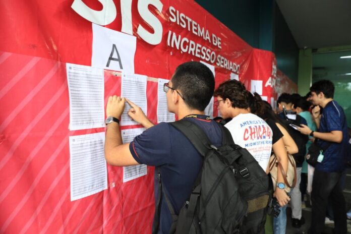 Vestibular e SIS da UEA registram o maior número de inscrições dos últimos anos ()