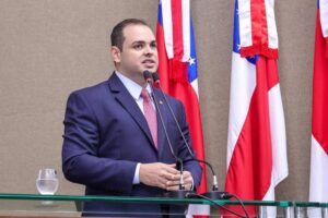 Deputado Roberto Cidade ressalta sanção de lei que amplia cuidados com saúde mental para toda a rede de ensino do Amazonas