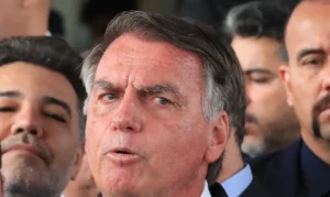Moraes autoriza Bolsonaro a receber comida especial na prisão