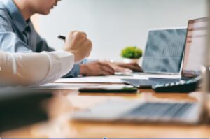 Ferramentas que ajudam no controle do dinheiro: entenda o papel dos cofrinhos digitais