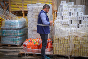 Mais de 13 mil litros de cerveja e energético são apreendidos em Manaus durante Operação Zero Metanol