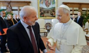 Lula se reúne com papa Leão XIV, pela primeira vez, no Vaticano