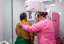 Baixa procura por mamografia em Manaus acende alerta na rede municipal de saúde Semsa Manaus Ourtubro Rosa mamografia ()