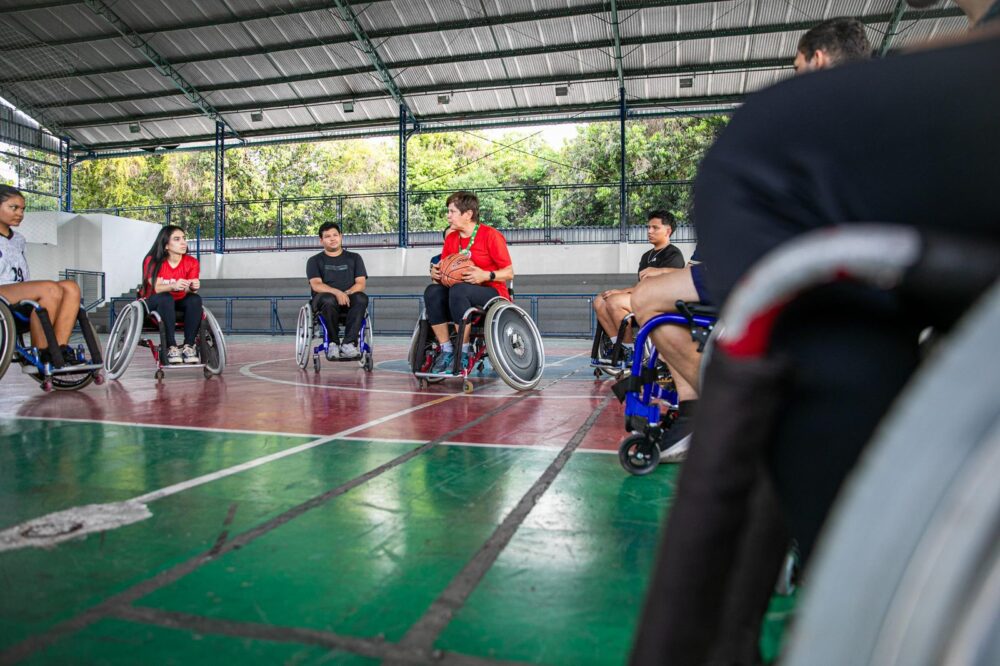 UEA Inclusão na prática Curso de Educação Física da UEA promove aulas sobre o manuseio de cadeira de roda Fotos Gustavo Rodrigues ()