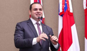Roberto Cidade propõe programa para garantir água potável aos amazonenses em escolas públicas