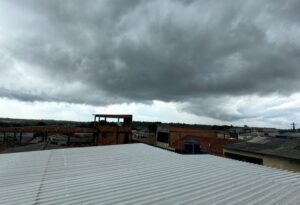 Manaus entra em estado de atenção devido à previsão de fortes chuvas