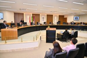 TCE-AM mantém condenação e determina que prefeito de Envira devolva quase R$ 90 mil aos cofres públicos