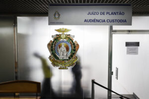 Justiça determina fornecimento de comida e água em audiências de custódia sob pena de multa diária