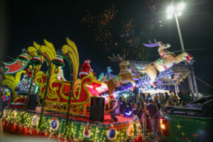 Parada Natalina gratuita acontece na noite desta quinta-feira (20) na Ponta Negra