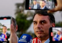 Moraes autoriza visita de filhos de Bolsonaro na PF