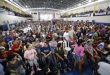 Wilson Lima entrega certificados do Subsídio Entrada do Meu Lar durante a 27ª edição do Governo Presente