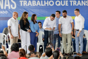 Wilson Lima sanciona leis que ampliam o IPVA Social e o CNH Social no Amazonas