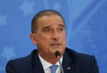 Problemas com descontos eram recorrentes, diz ministro de Bolsonaro