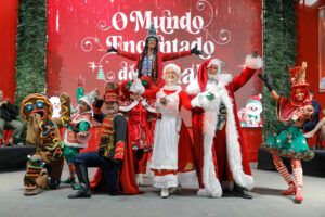 Mundo Encantado do Natal traz árvore gigante, casa dos brinquedos e fábrica do Papai Noel