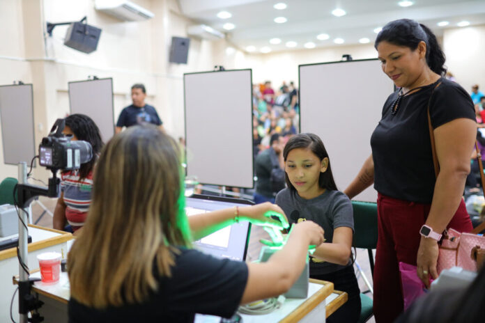UGPE_GOVERNO PRESENTE_MANAUS_ROSEANE BENCHIMO E SUA FILHA MANUELA BENCHIMOL DA SILVA_FOTO TIAGO CORREA UGPE