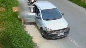 Dema identifica mãe e filha que abandonaram cadela e filhotes em matagal de Manaus