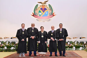 TCE-AM entrega Colar do Mérito de Contas a 21 personalidades em celebração dos 75 anos