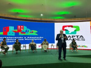 Conselheiro do TCE-AM destaca papel da sociedade na adaptação climática durante painel da COP30