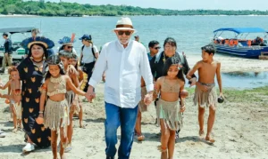 Lula visita aldeia indígena e promete energia para 4,3 mil famílias