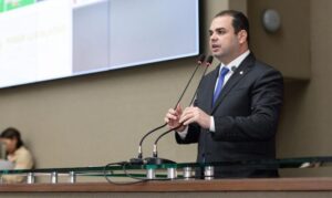 Presidente Roberto Cidade destaca avanços do Parlamento em 2025 durante encerramento dos trabalhos legislativos