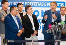 evento de David Almeida ‘flopa’ e expõe isolamento político