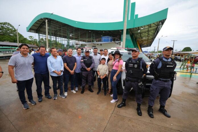 Em Tapauá, governador Wilson Lima entrega novas viaturas para reforçar a Segurança Pública 2_foto Diego Peres e Alex Pazuello Secom