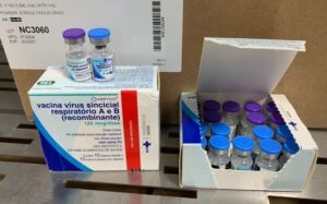 Mais de 18 mil doses da vacina contra bronquiolite e pneumonia chegam ao Amazonas para reforçar proteção infantil