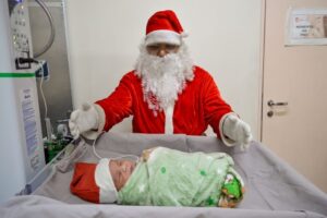 Max Gabriel é o primeiro bebê do Natal de 2025, nascido com 4,34 kg no Instituto Dona Lindu